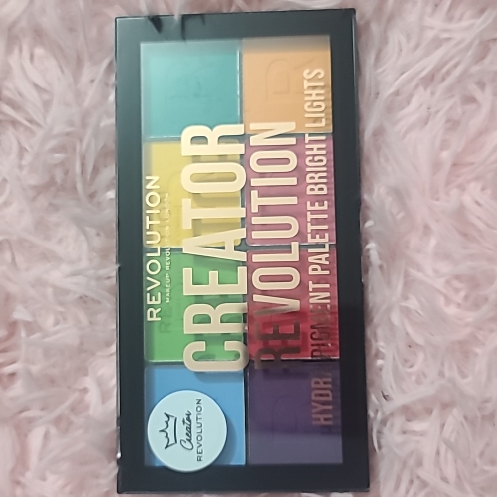Makeup Revolution Creator Revolution Pigment Palette